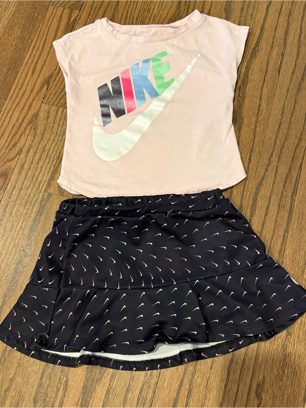 24M Nike Girls' toddler t-shirt Top & Black Skort Set